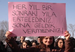 Öğrencilerden formasyon eylemi 